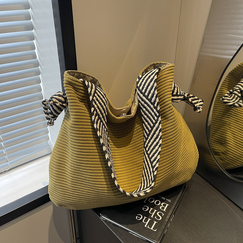 Duże torby typu tote dla kobie – Interior Design Class recenzja i cena