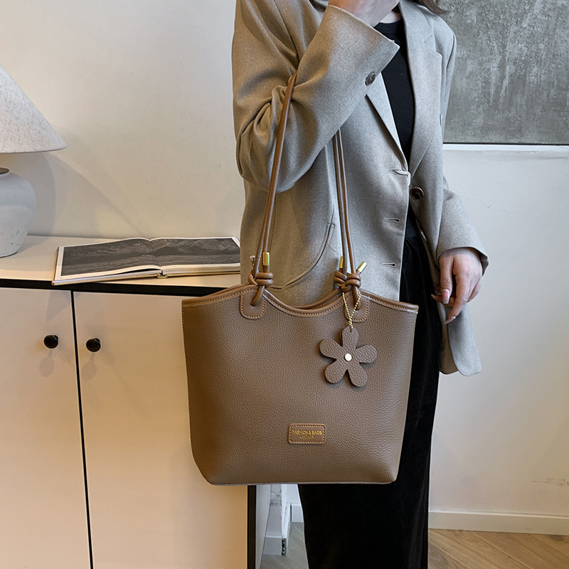Torba typu tote o dużej pojemn – Interior Design Class recenzja i cena